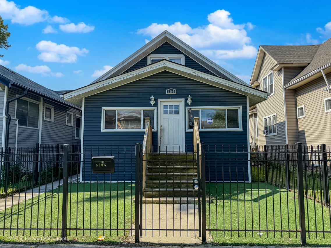 5505 W Thomas St., Chicago, IL 60651