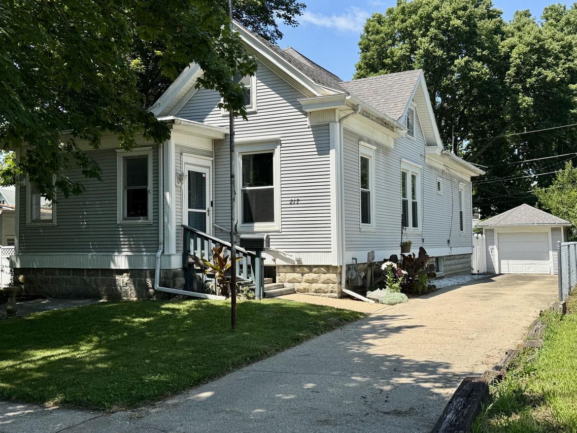 217 E Elmwood St., Pontiac, IL 61764