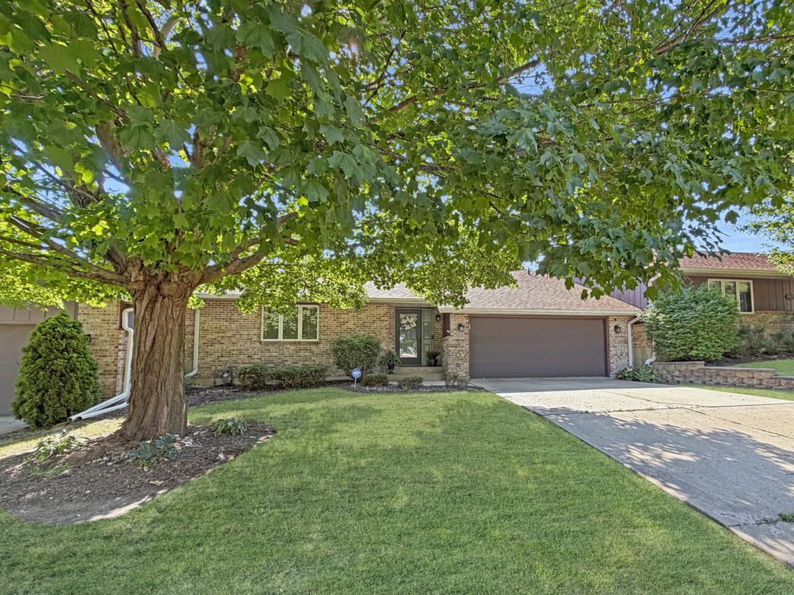 550 N Sierra Dr. #15, Freeport, IL 61032