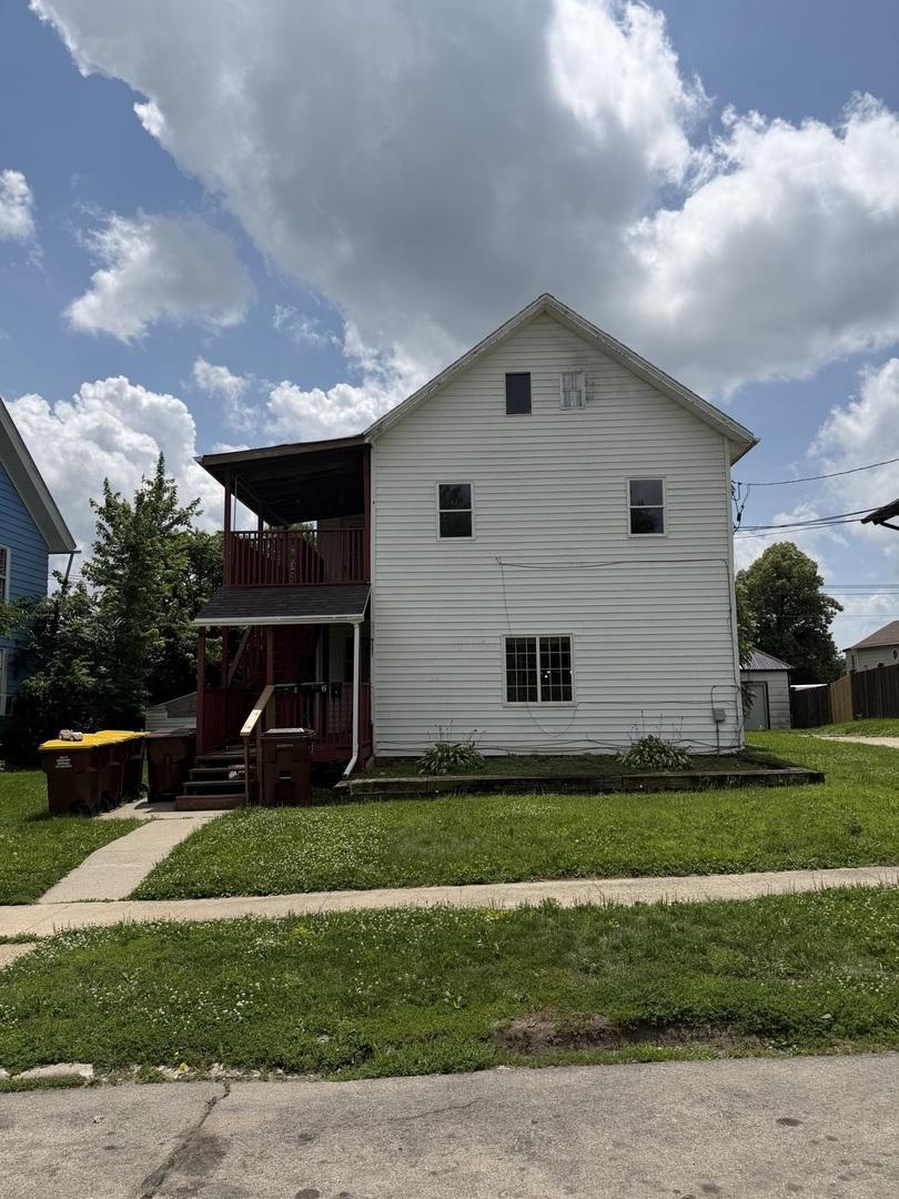 609 W Pleasant St., Freeport, IL 61032