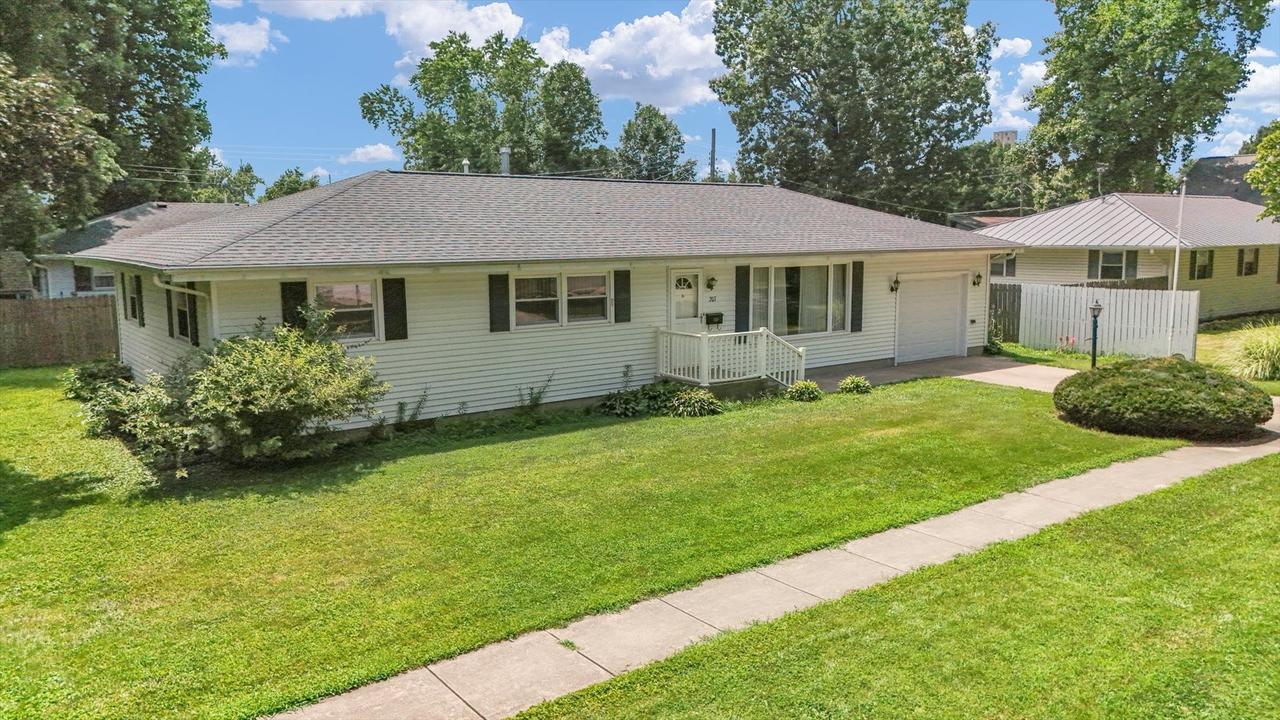 207 E Ensey St., Tuscola, IL 61953