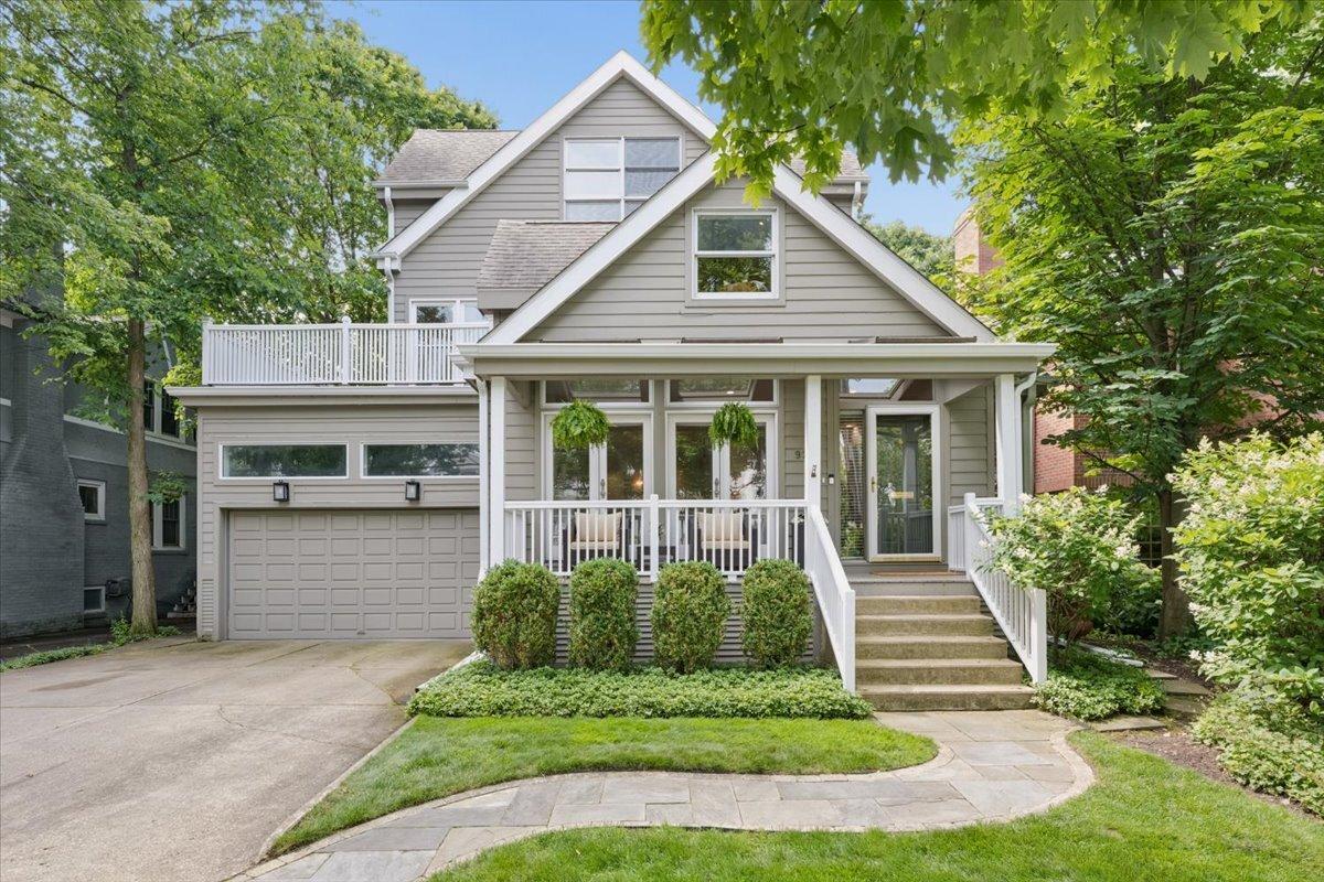 922 Ash St., Winnetka, IL 60093