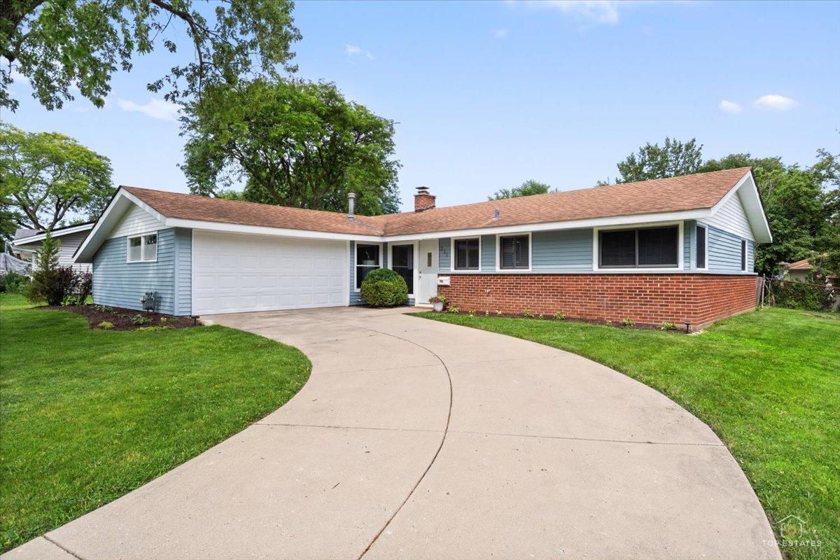 231 Webster Ln., Schaumburg, IL 60193