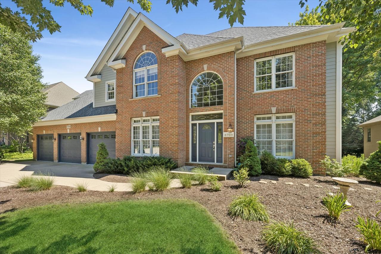 8709 Shade Tree Cir., Crystal Lake, IL 60014