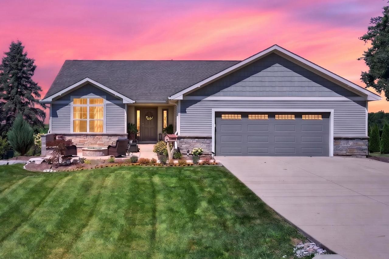 25424 N 1750 East Rd., Hudson, IL 61748