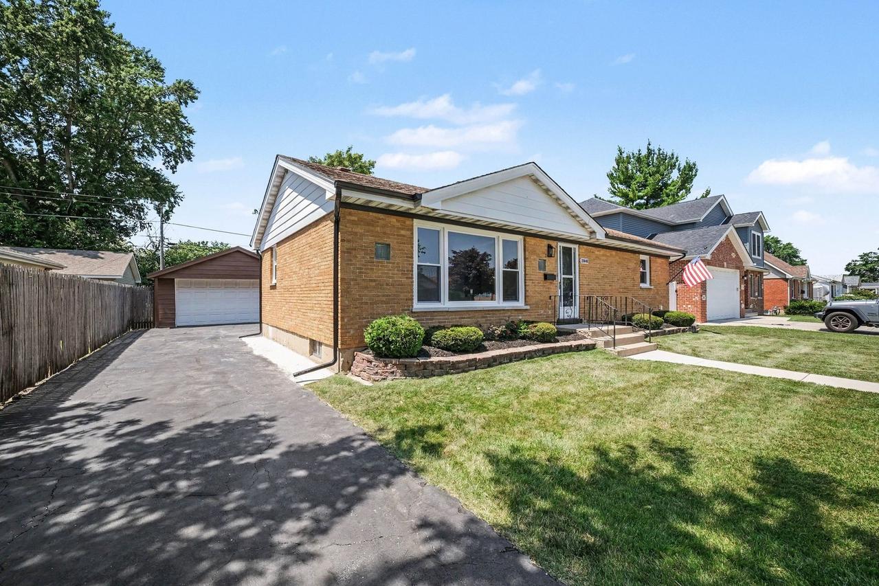 10848 Lombard Ave., Chicago Ridge, IL 60415