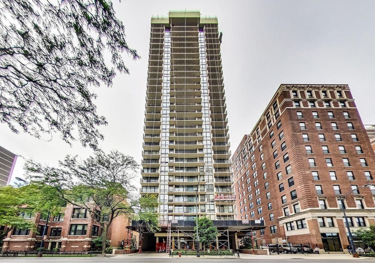 3150 N Sheridan Rd. #24B, Chicago, IL 60657