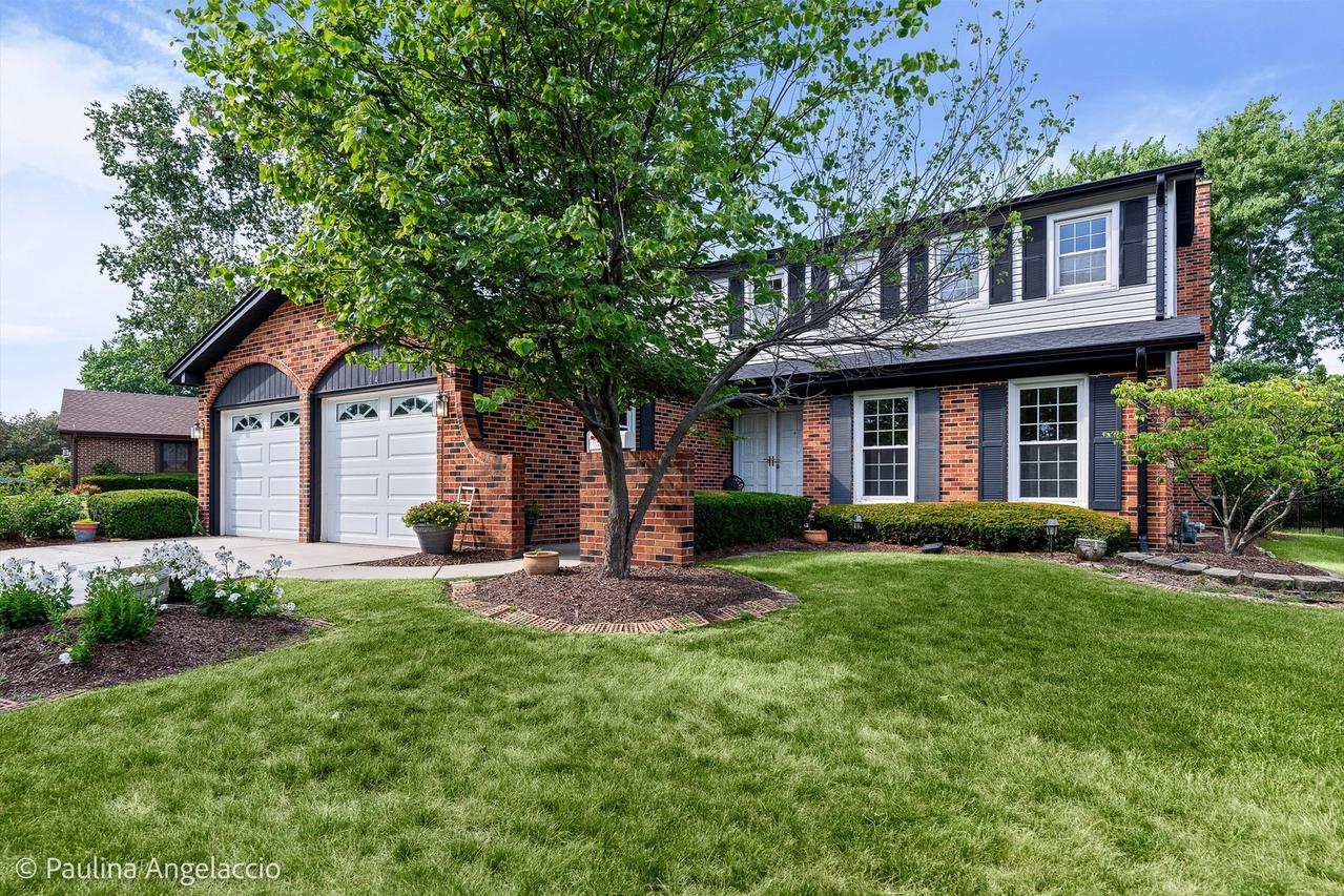 1040 E Carpenter Dr., Palatine, IL 60074
