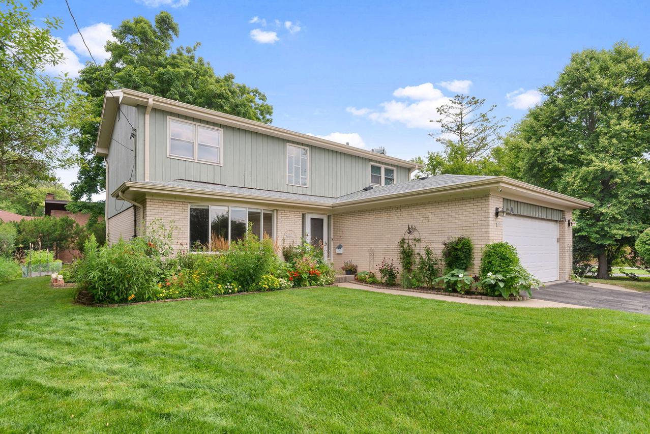 3504 Illinois Rd., Wilmette, IL 60091