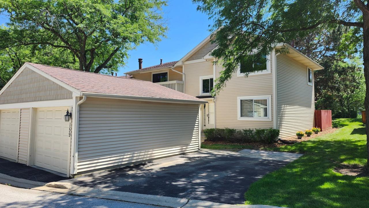 159 Saratoga Ct., Vernon Hills, IL 60061
