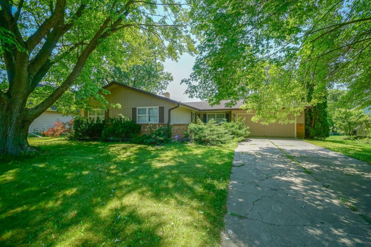 210 Drake Ave., Rochelle, IL 61068