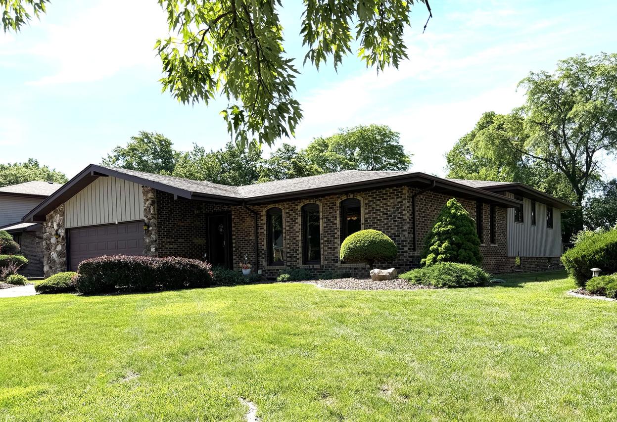 8733 Golfview Dr., Orland Park, IL 60462