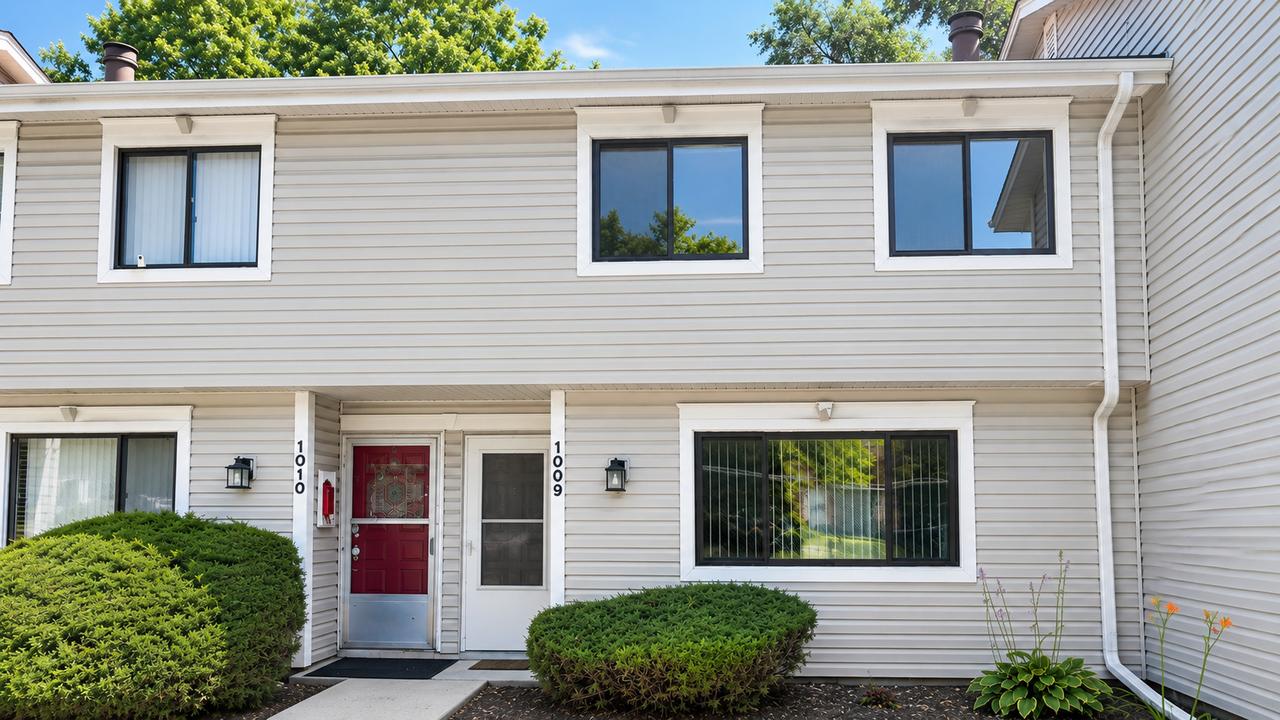 1009 Bayside Dr., Palatine, IL 60074