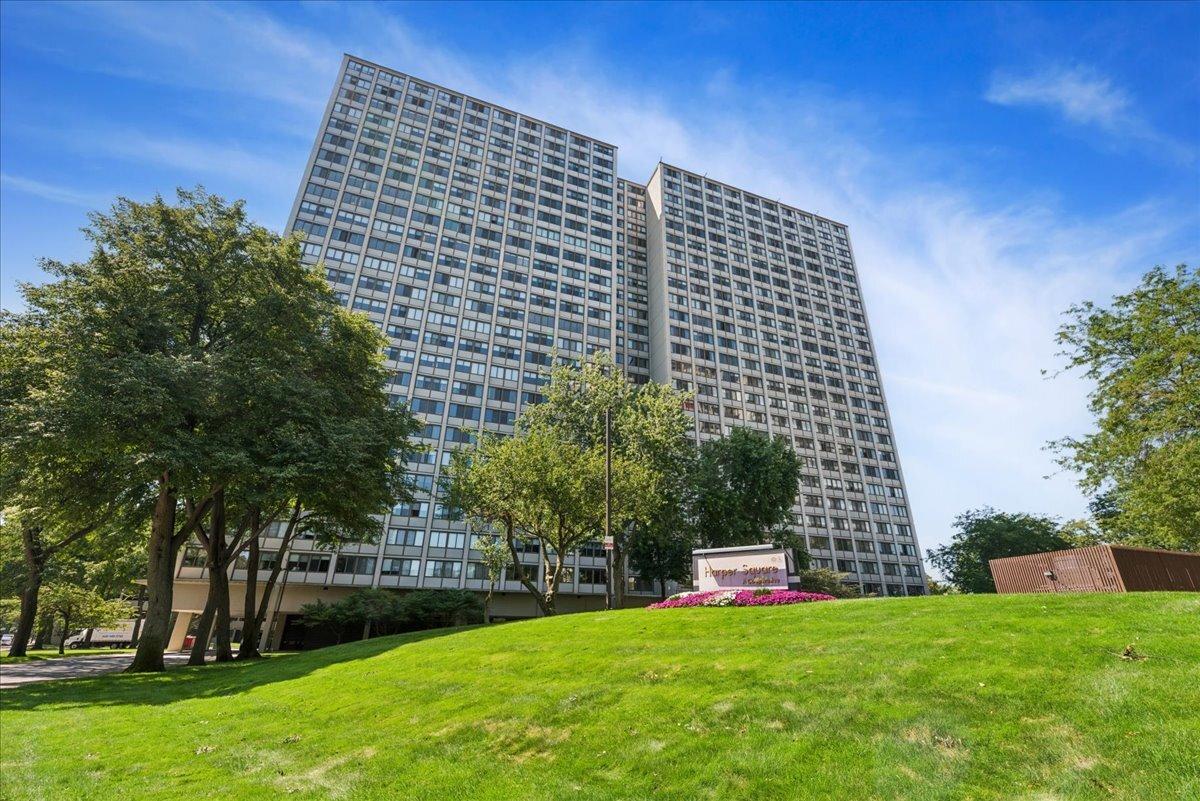 4850 S Lake Park Ave. #1201, Chicago, IL 60615