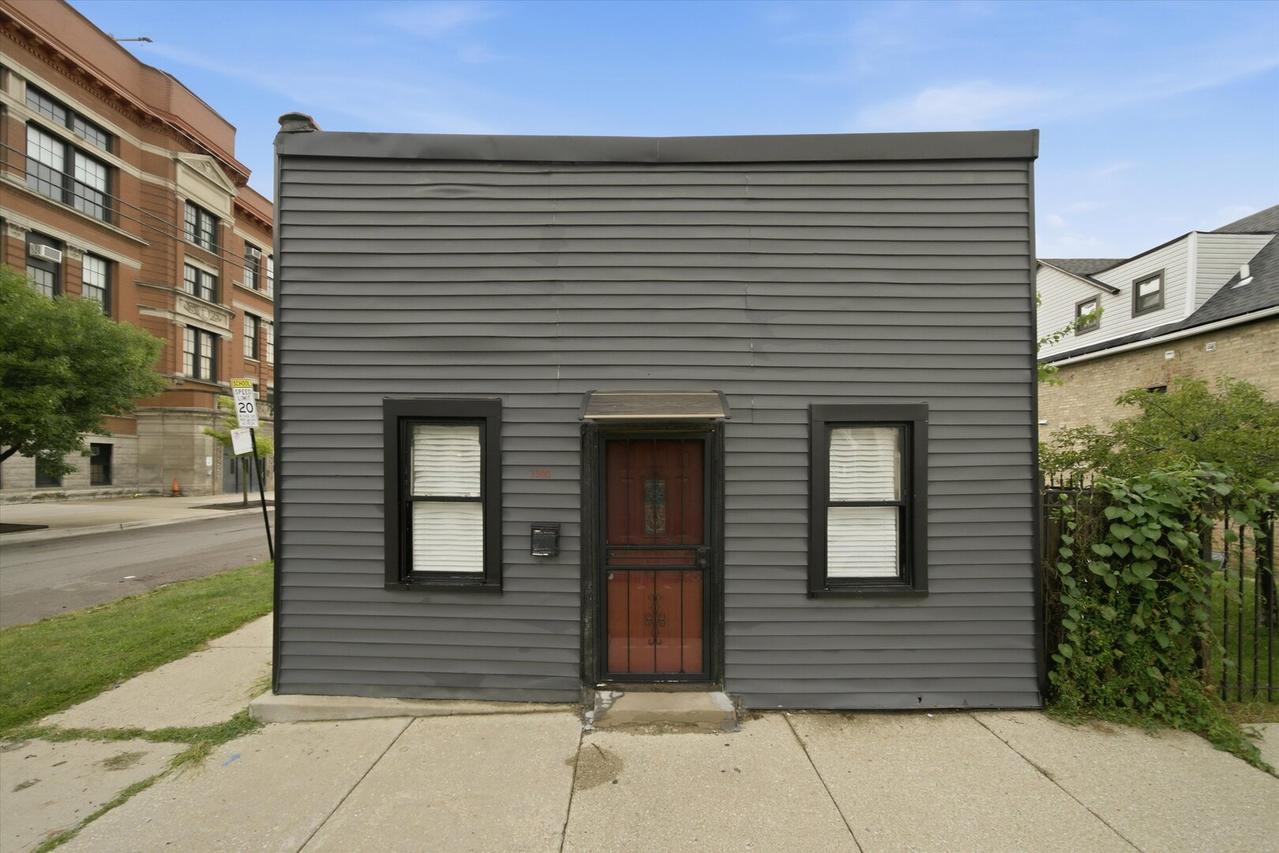 1300 N Monticello Ave., Chicago, IL 60651