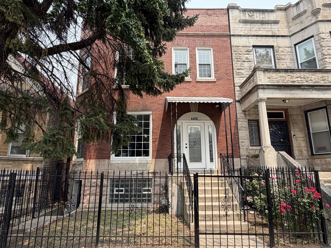 4420 W Wilcox St., Chicago, IL 60624