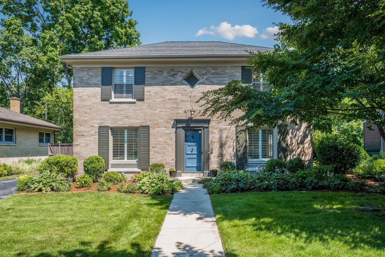 915 Indian Rd., Glenview, IL 60025