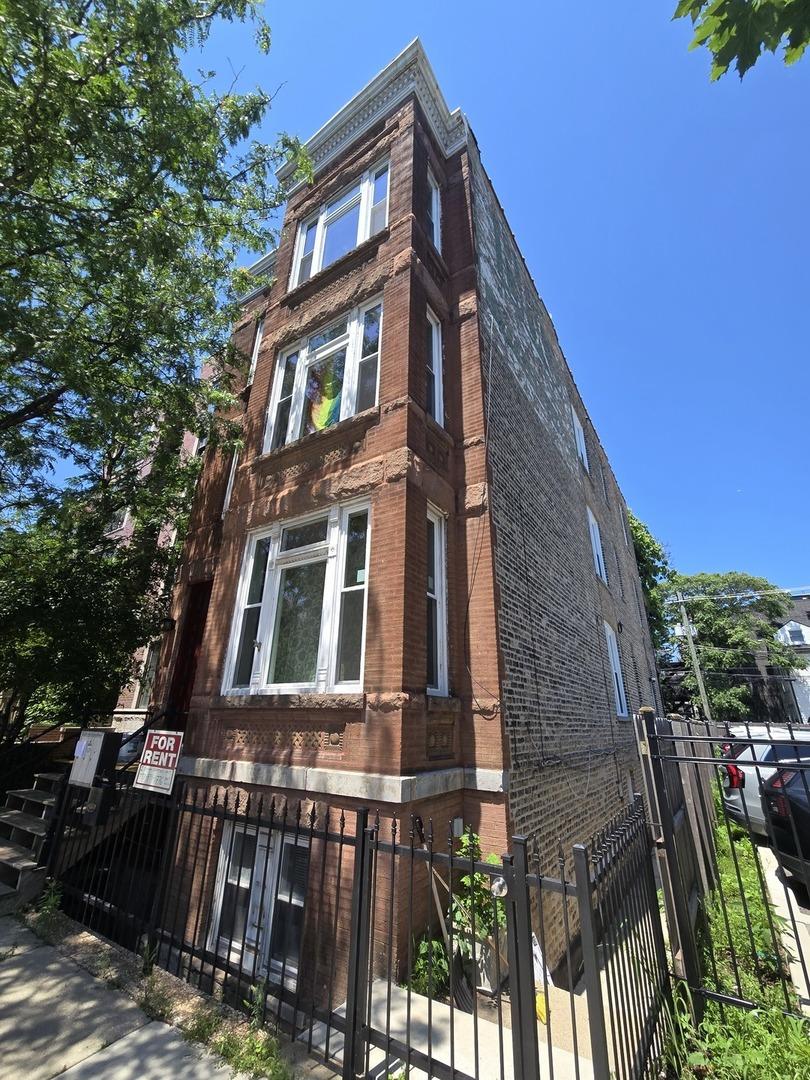 1808 W Armitage St., Chicago, IL 60647