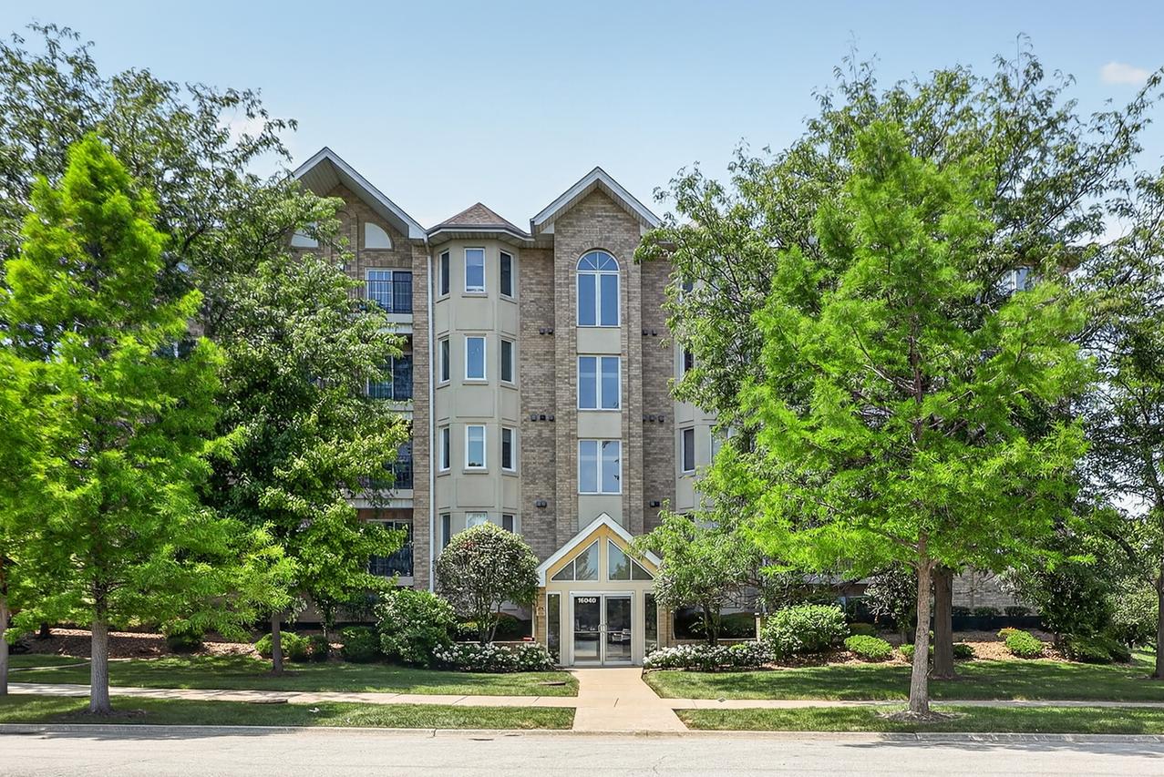 16040 Boardwalk Ln. #2B, Orland Park, IL 60467
