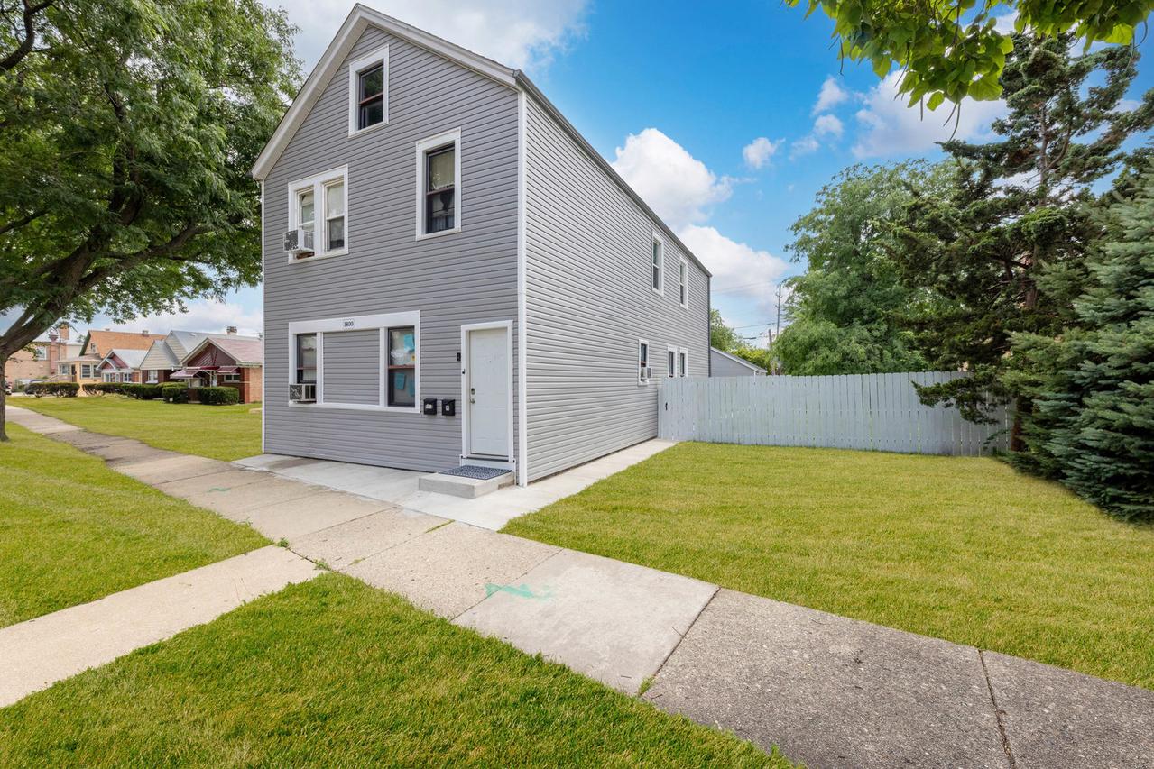 3800 Saint Paul Ave., Bellwood, IL 60104