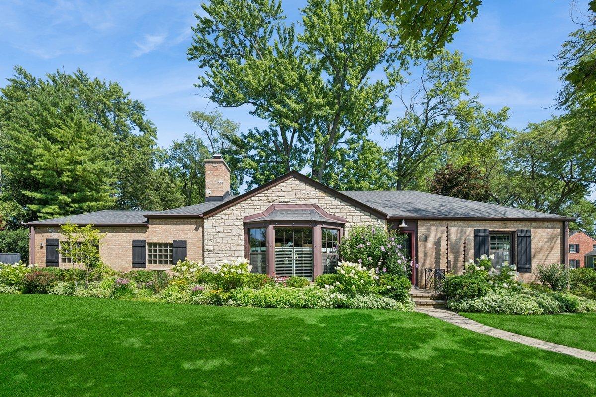 1871 Elmwood Dr., Highland Park, IL 60035