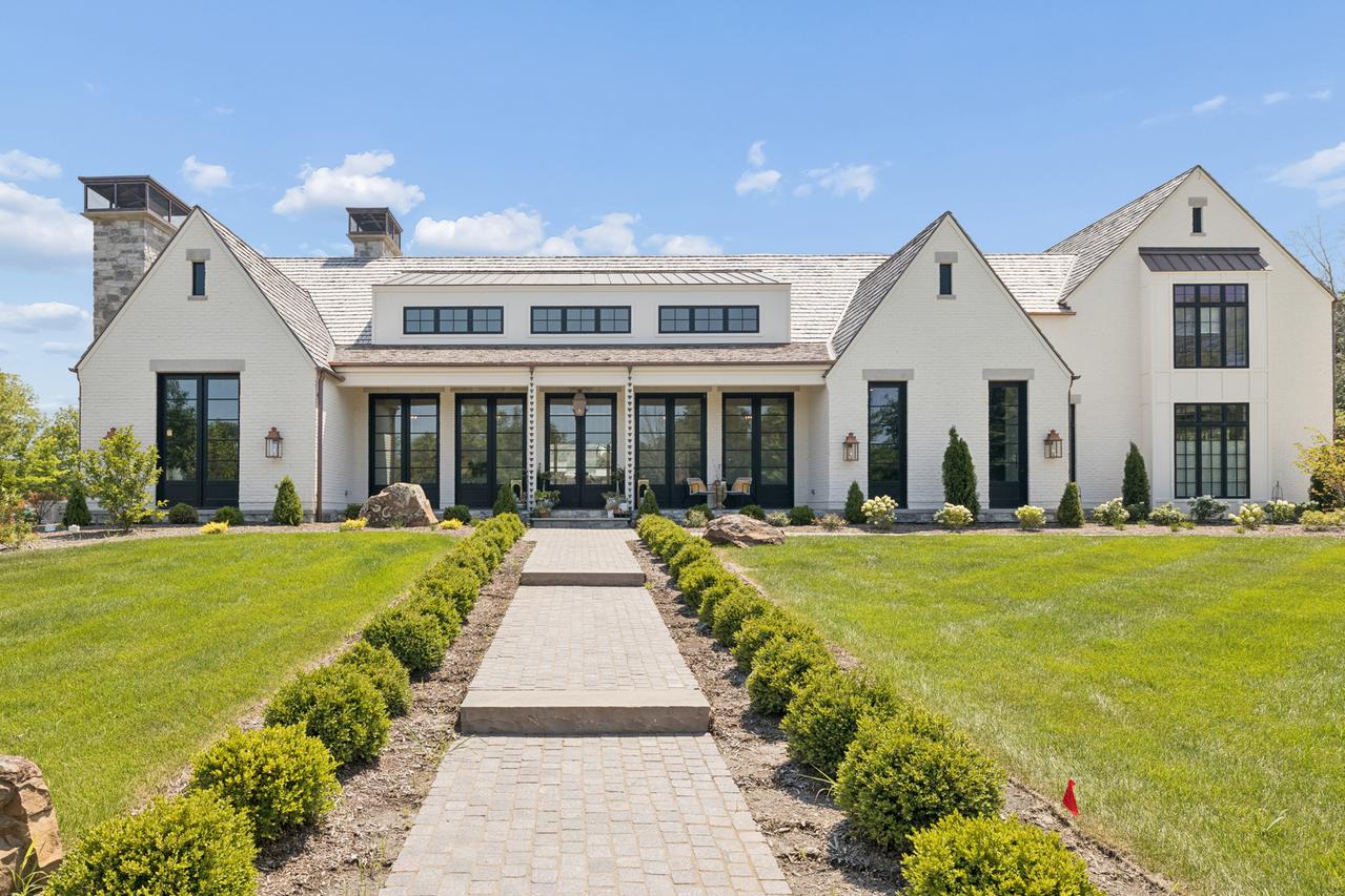 82 Lawndale Ct., Frankfort, IL 60423