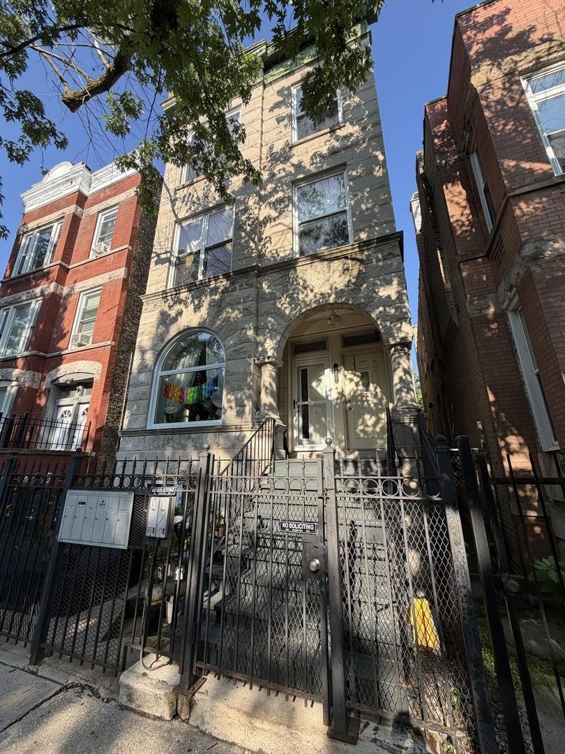 1312 N Artesian Ave. #3R, Chicago, IL 60622
