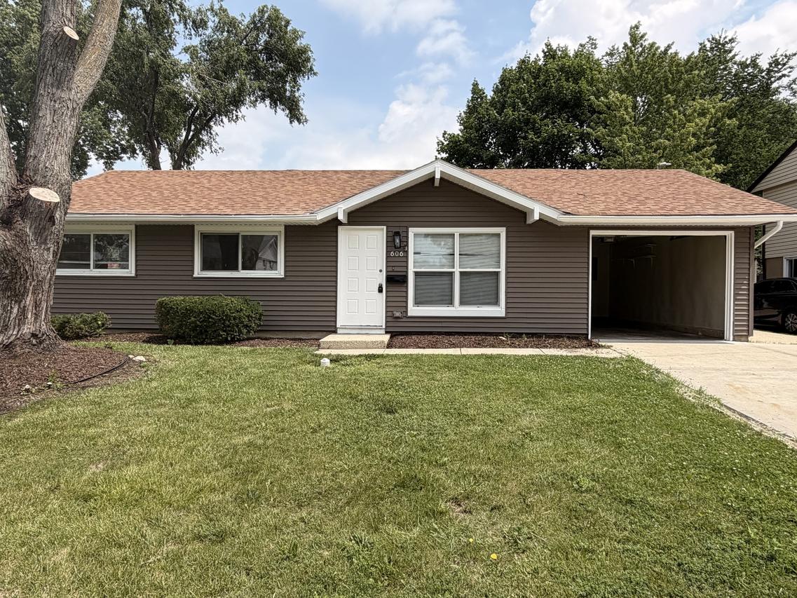 606 Pleasant Pl., Streamwood, IL 60107