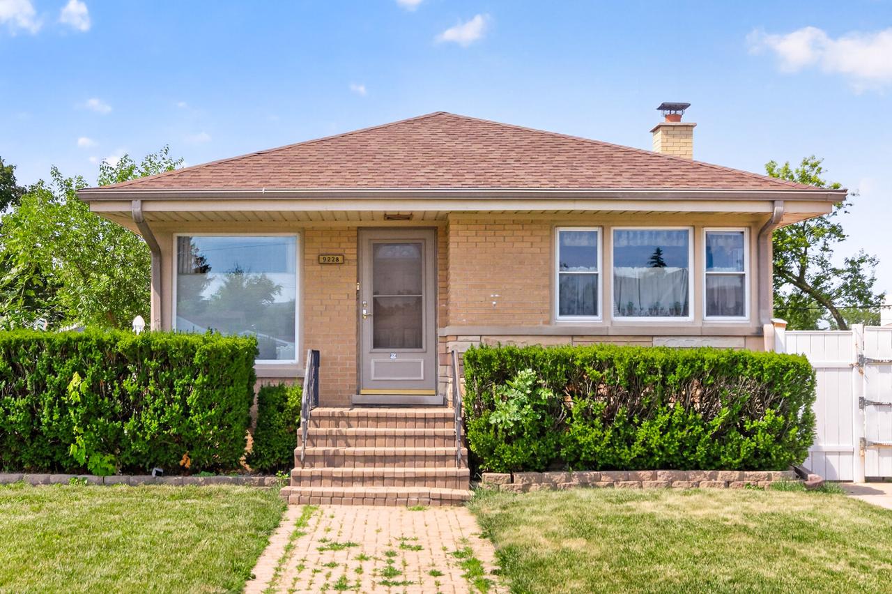 9228 Robinson Ave., Franklin Park, IL 60131