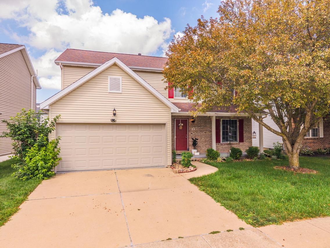 4 Breckenwood Ct., Bloomington, IL 61704
