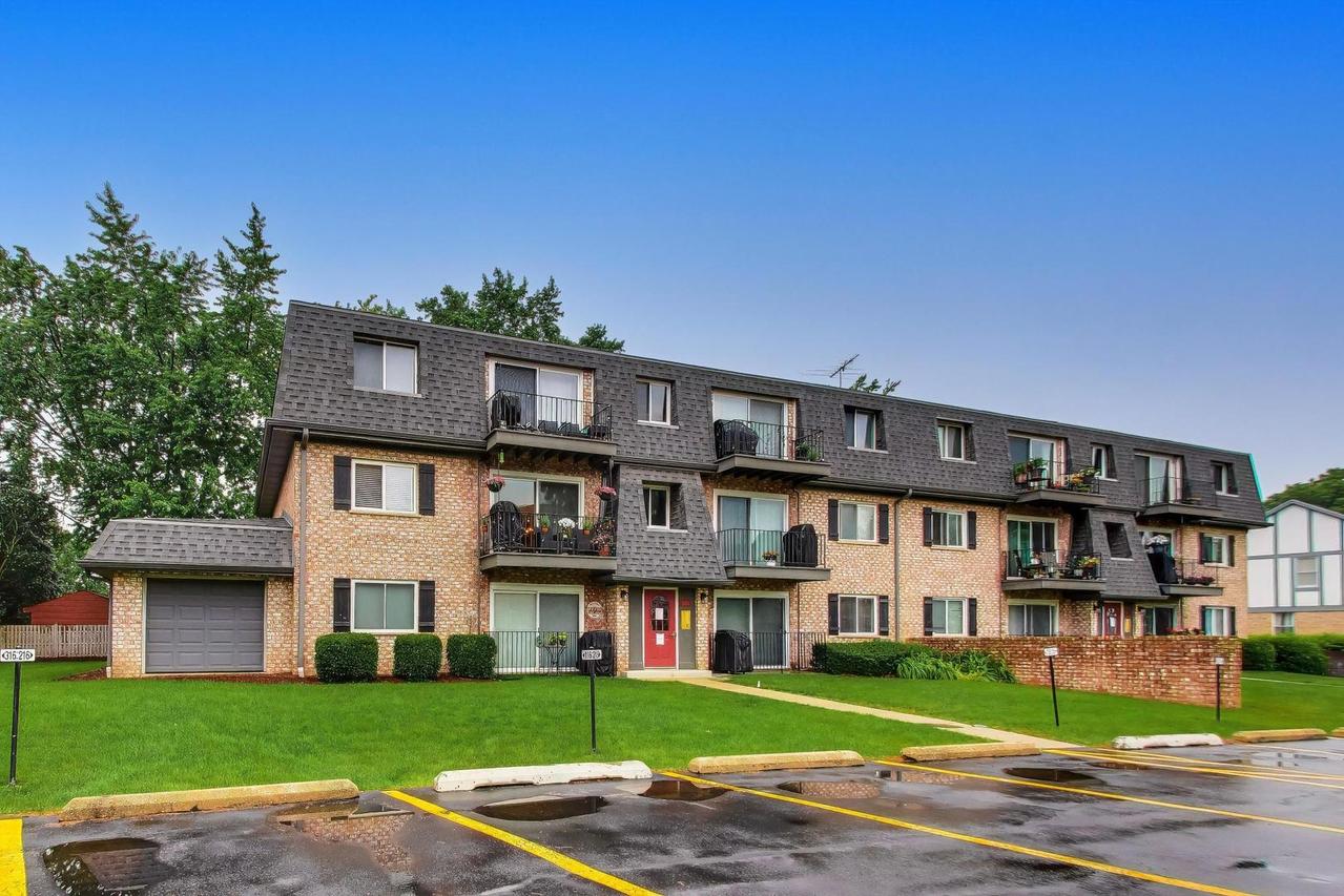 900 S Plum Grove Rd. #216, Palatine, IL 60067
