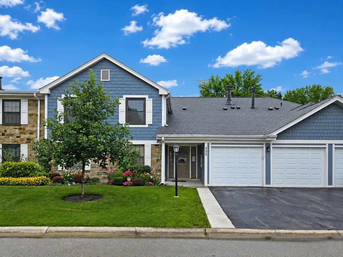 552 Greystone Ln. #C2, Wheeling, IL 60090