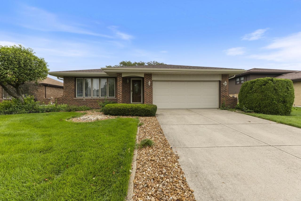 8124 167th Pl., Tinley Park, IL 60477