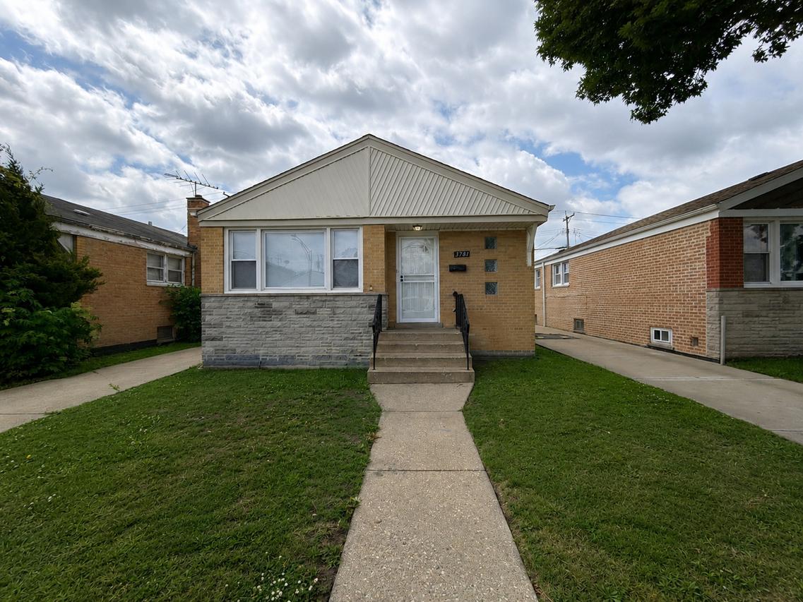 3781 W Hayford St., Chicago, IL 60652