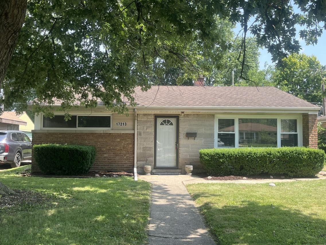 17213 Lorenz Ave., Lansing, IL 60438
