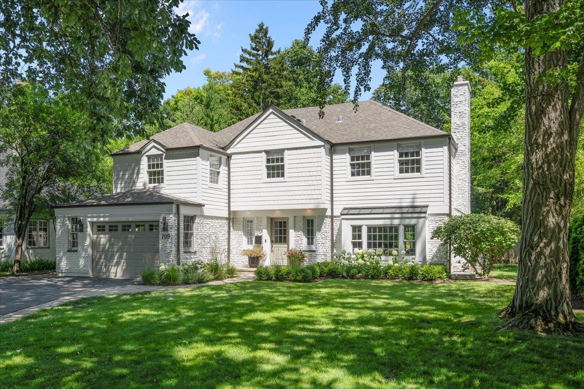 195 Lakeside Pl., Highland Park, IL 60035