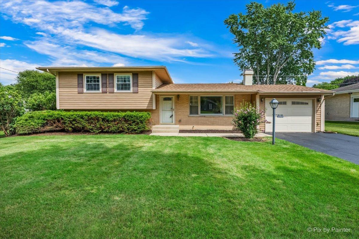189 Evergreen Pkwy., Crystal Lake, IL 60014