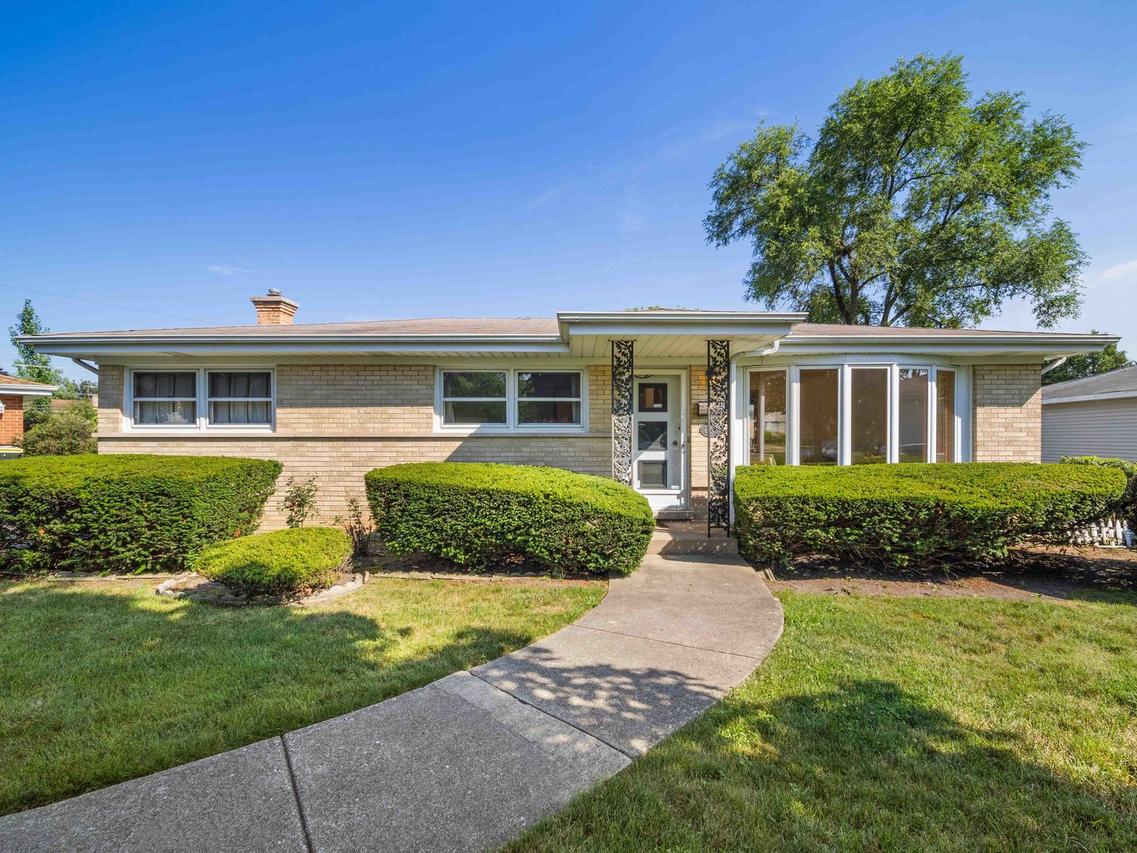 2531 William Ave., Glenview, IL 60025