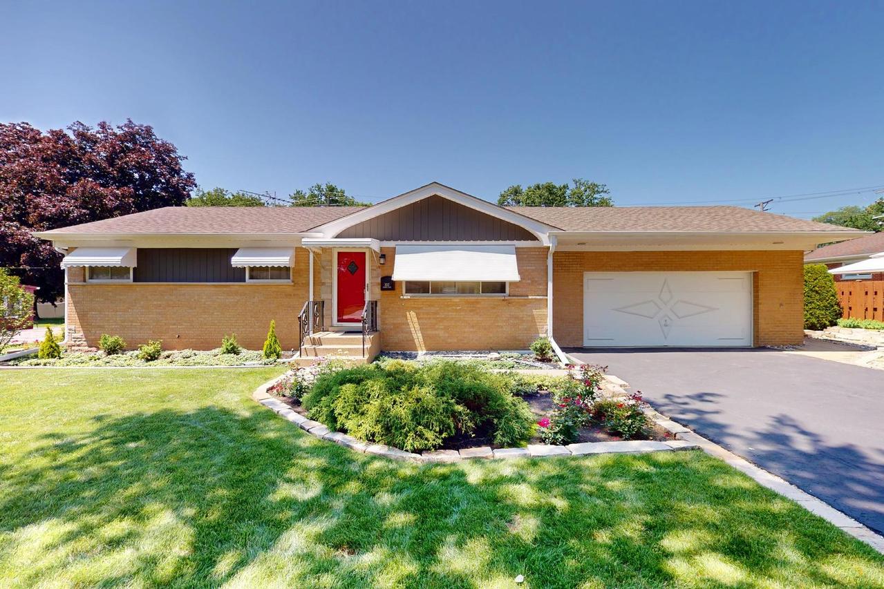 102 Audrey Ln., Mount Prospect, IL 60056