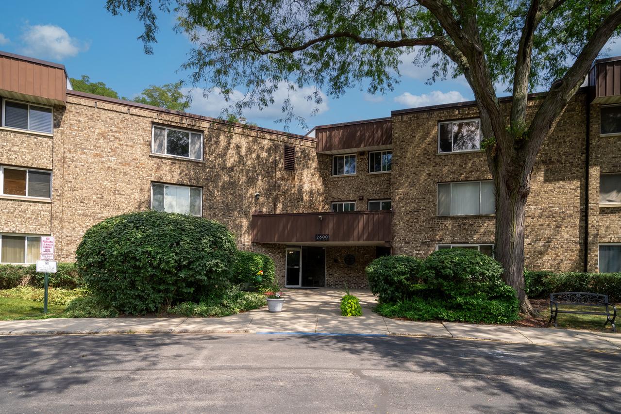 2600 Brookwood Way Dr. #113A, Rolling Meadows, IL 60008