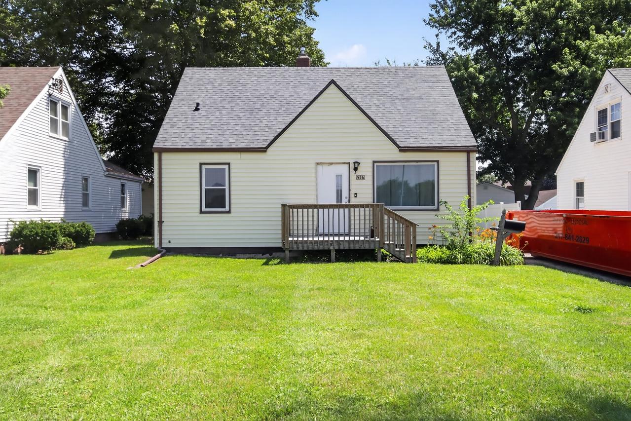 916 N Sangamon Ave., Gibson City, IL 60936