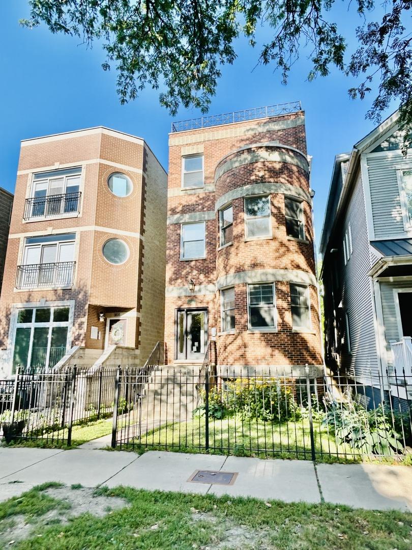 3033 N Racine Ave. #1, Chicago, IL 60657