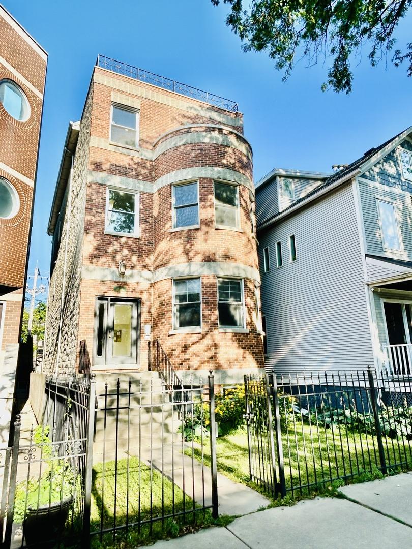 3033 N Racine Ave. #3, Chicago, IL 60657