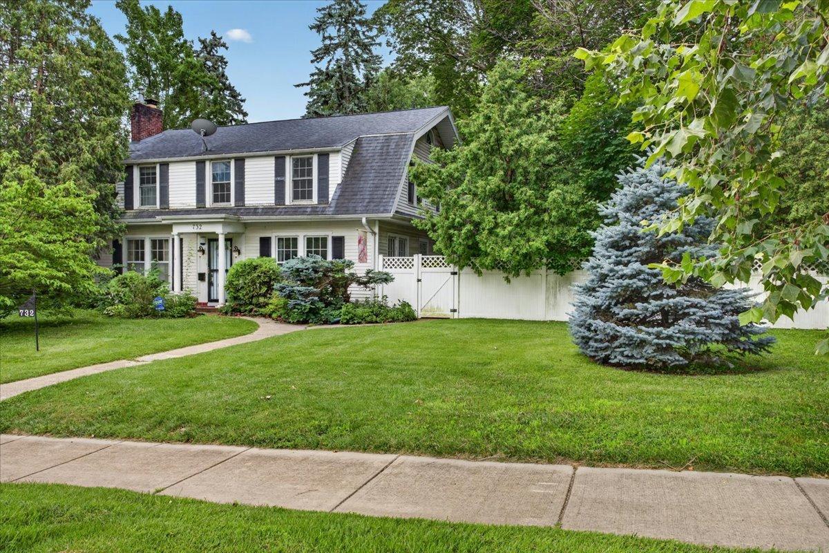732 John St., Rockford, IL 61103