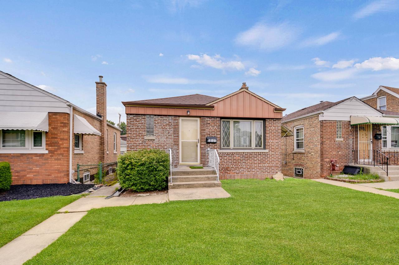 5551 S Kenneth Ave., Chicago, IL 60629