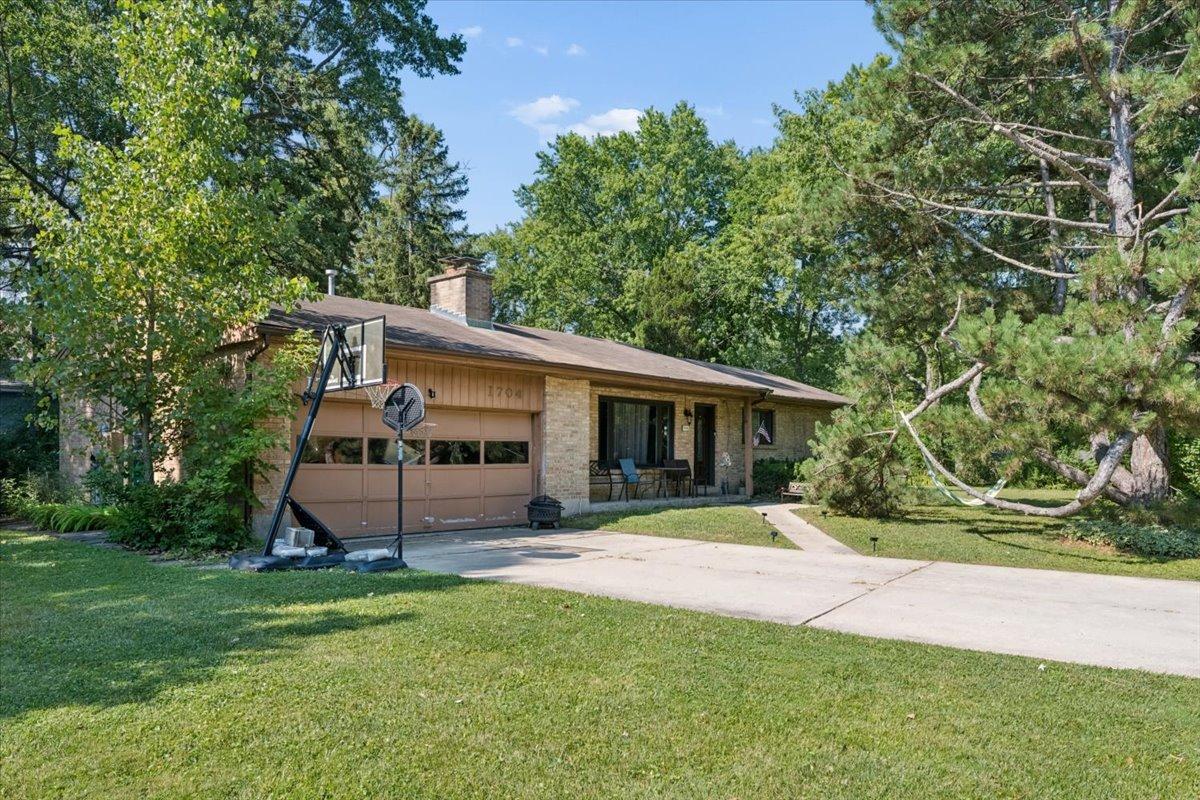1704 Park Ave., Highland Park, IL 60035