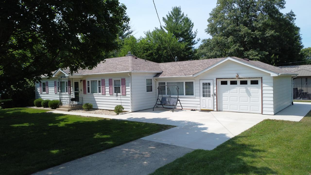 830 E Elm St., Hoopeston, IL 60942