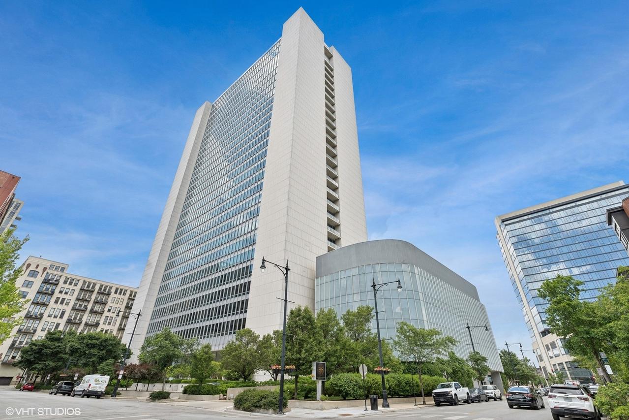 500 W Superior St. #1313, Chicago, IL 60654