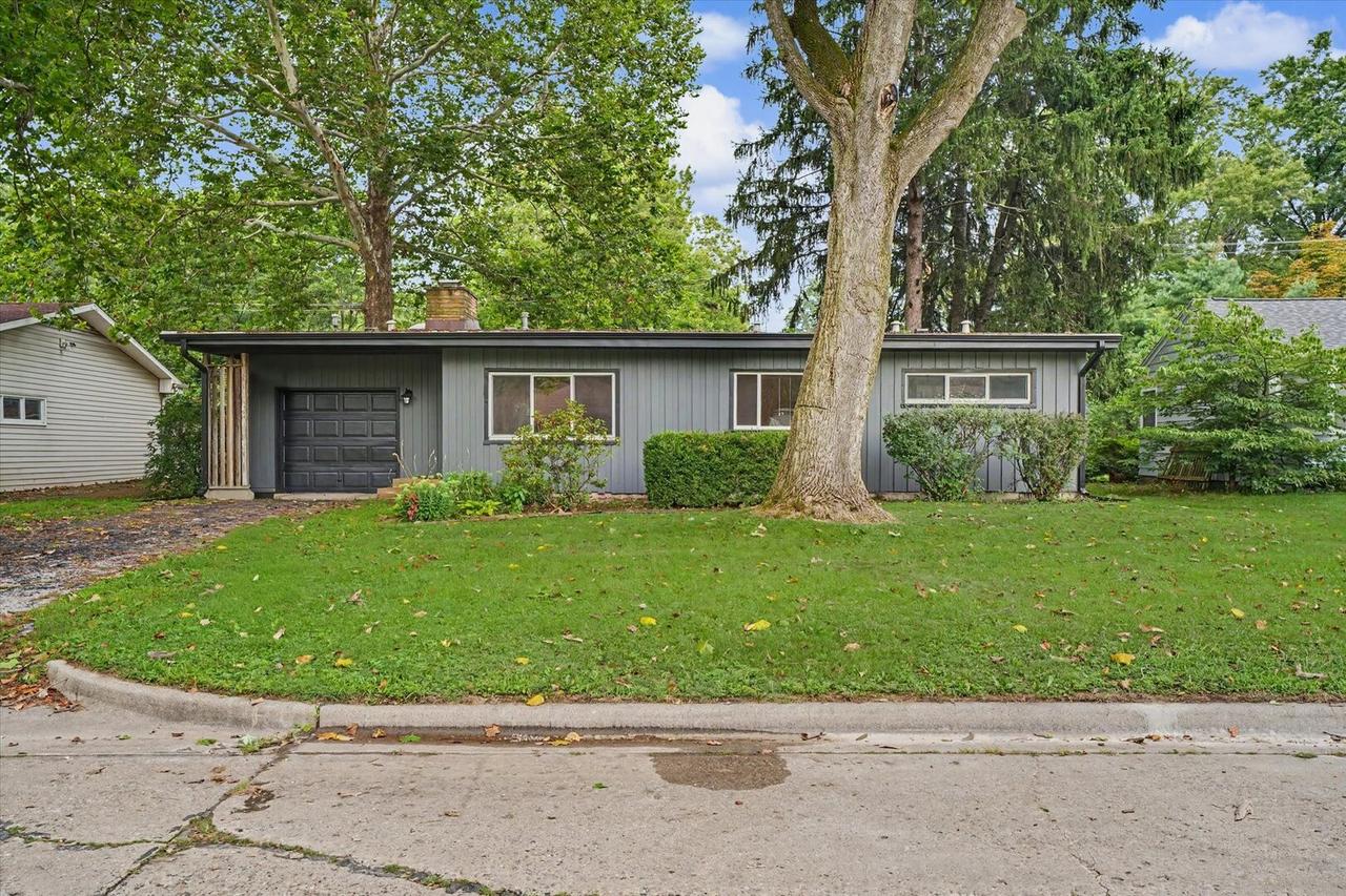 1612 Chevy Chase Dr., Champaign, IL 61821