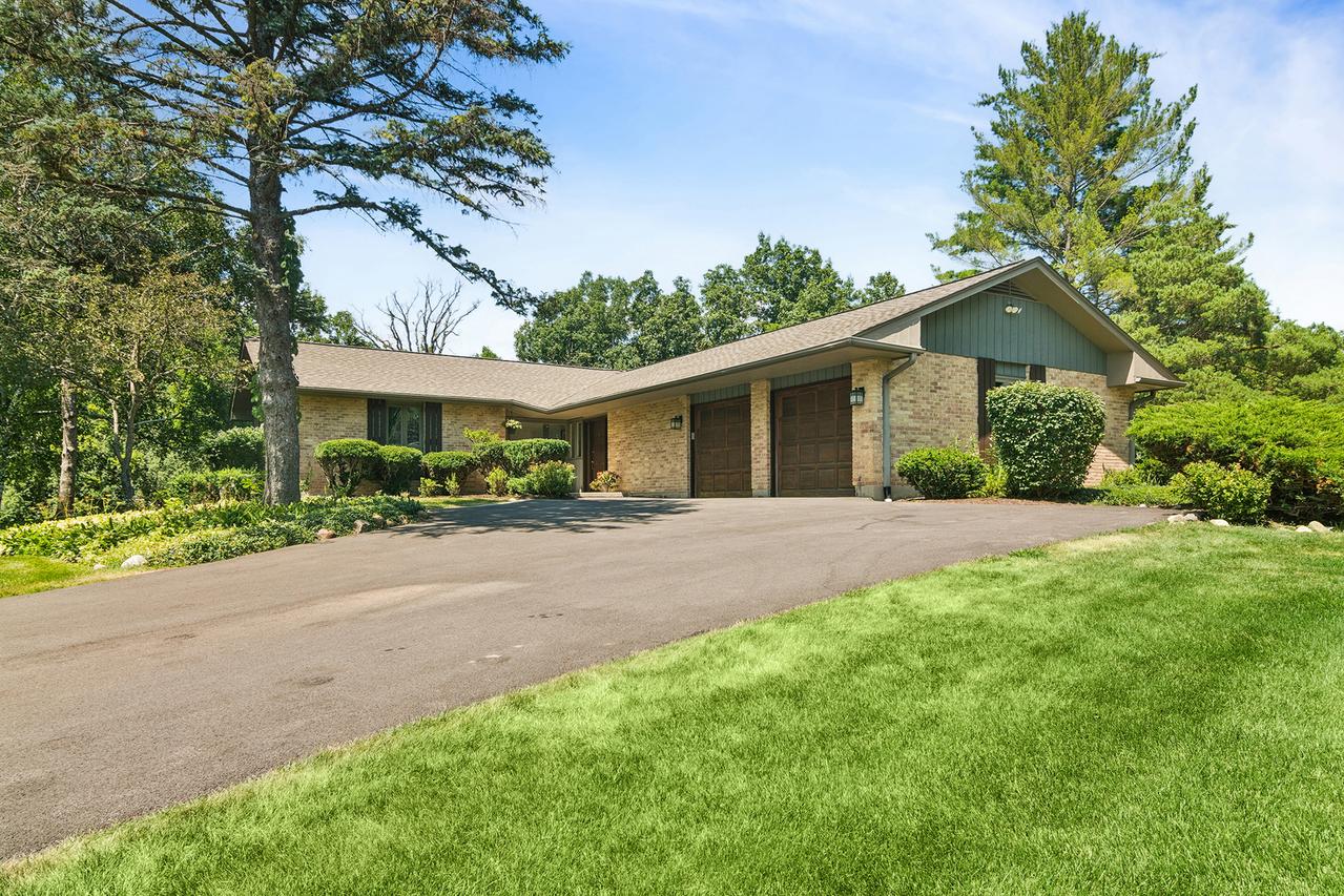 20590 W Exeter Rd., Kildeer, IL 60047